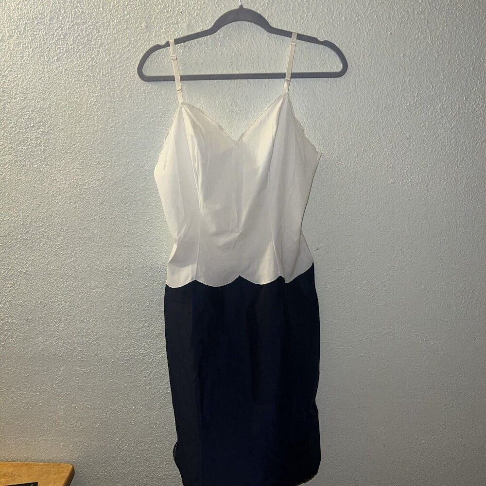 Vintage Van Raalte Full Slip Women’s S 34  Beautiful‎ Lace dacron  White & Blue
